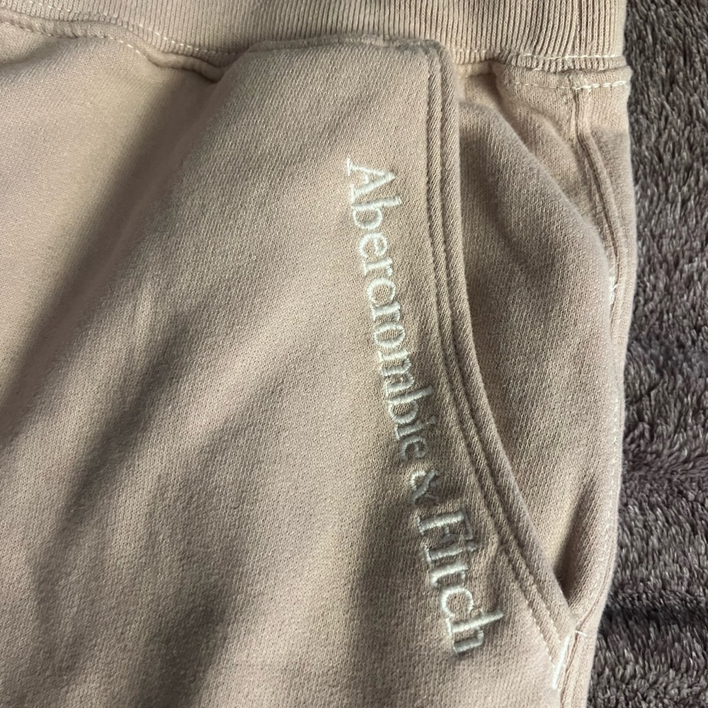 Abercrombie & Fitch pink soft a & f bottoms - Picture 2 of 8